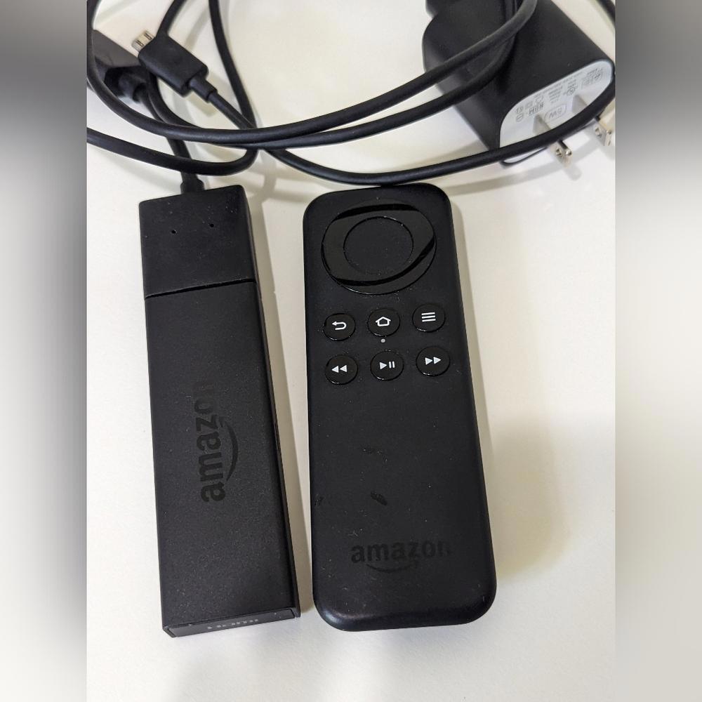 Amazon fire stick 2018 basic model W/remote - Picture 3 of 3